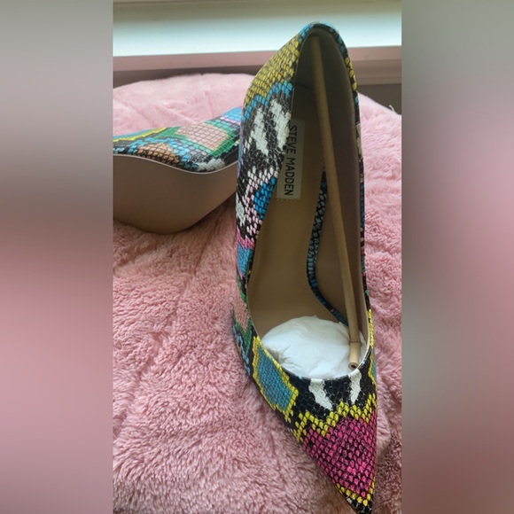 Steve Madden Snakeskin Heels - Picture 2 of 4